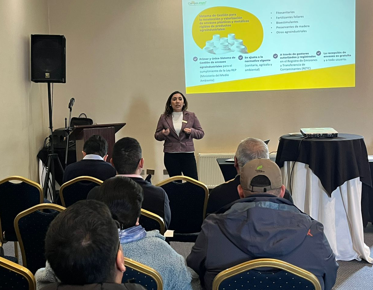 Capacitación agrícola Ley REP - Gestión responsable de envases vacíos de agroquímicos en Ñuble: charla de CampoLimpio en cierre del PDP de BENEO ORAFTI